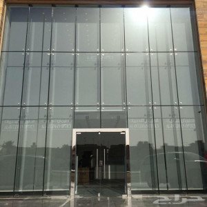 واجهات زجاج سكريت